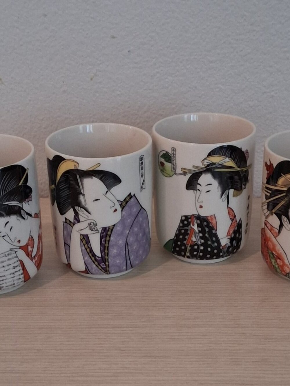 Vintage Japanese Geisha Ceramic Tea Cups Set of 4 Ukiyo-e Portrait Yunomi